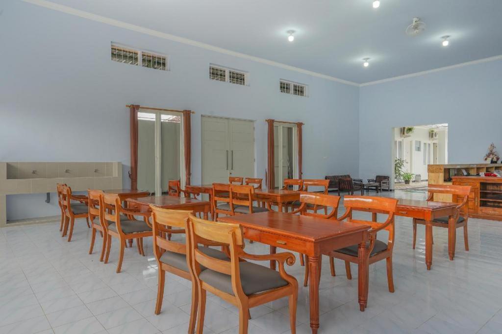 Oyo 477 Raka Residence Syariah Purwoharjo Banyuwangi Banyuwangi  Exterior photo